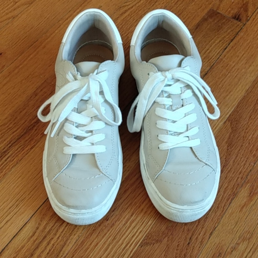 Universal Thread Sneakers - Picture 2 of 10